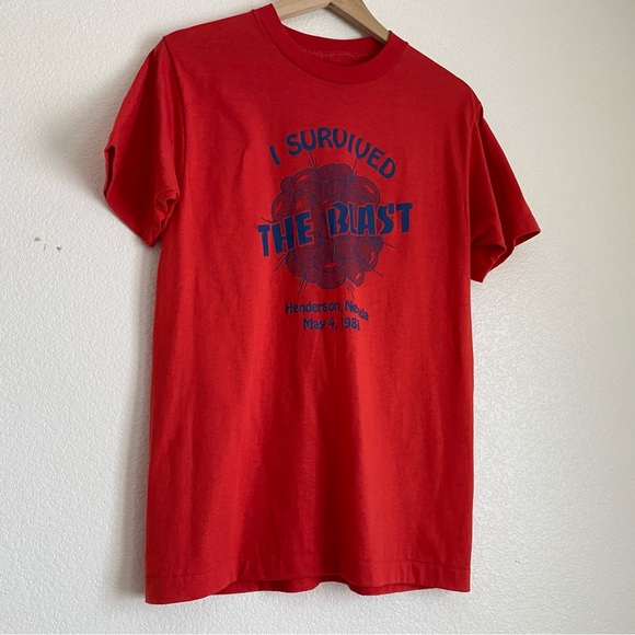 1988 I Survived The Blast printed t-shirt, red - Picture 4 of 6